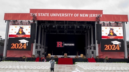 Commencement stage